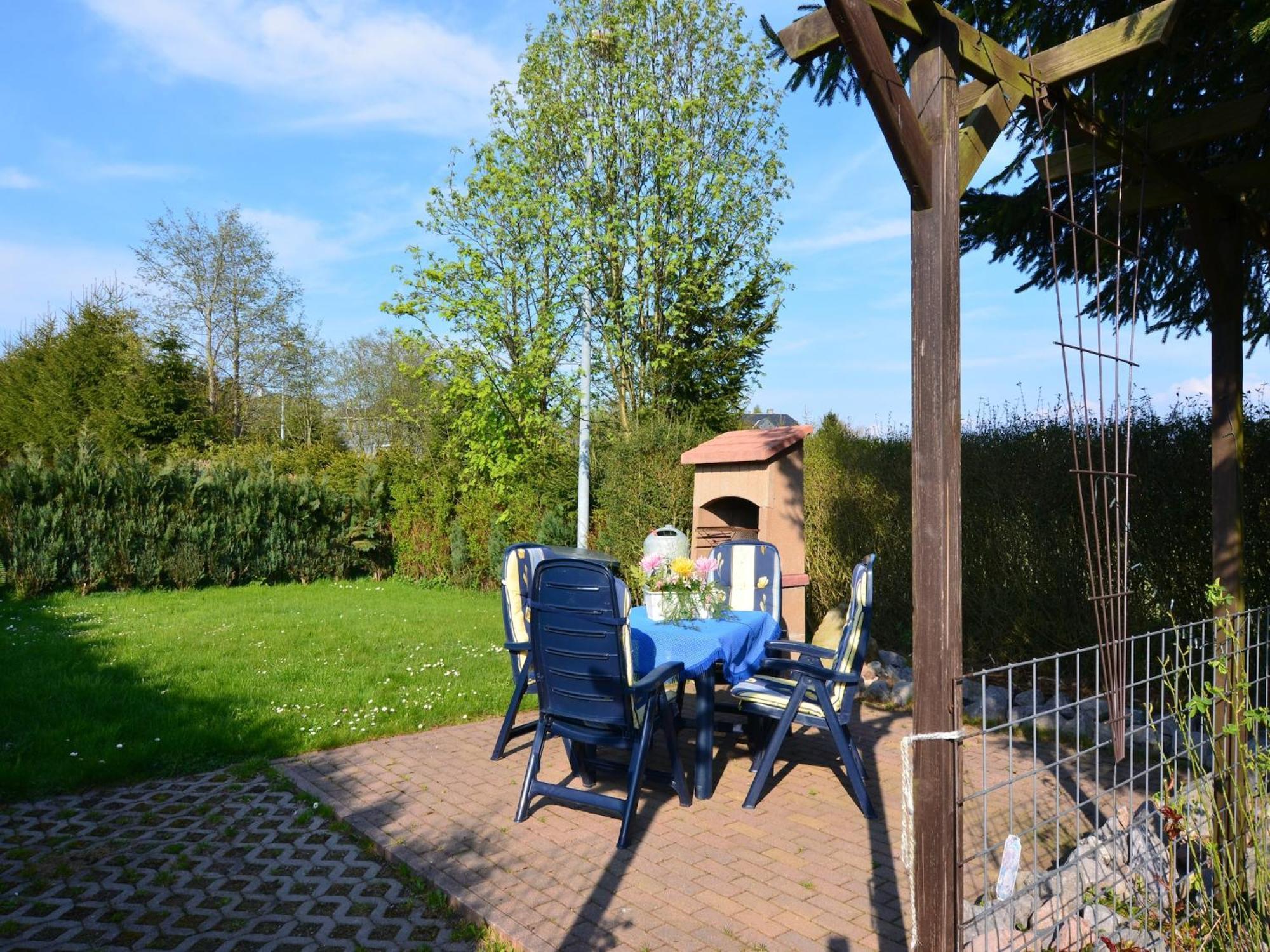 Holiday Home With Garden Neustadt am Rennsteig Luaran gambar